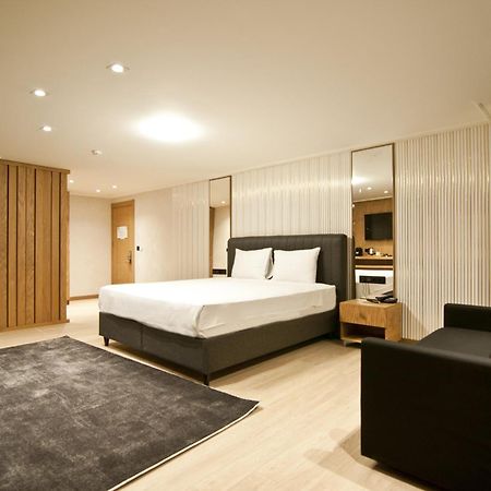 Xloft Hotel Istanbul Exterior photo