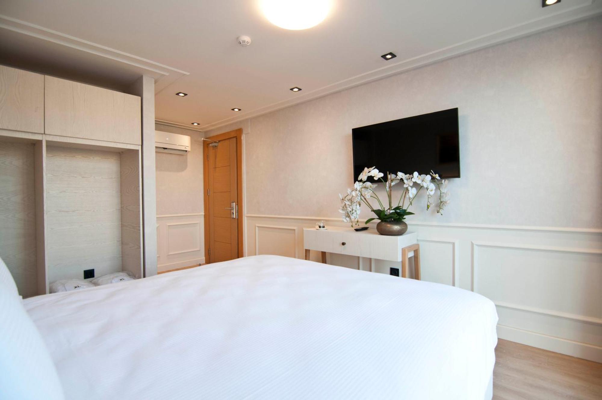 Xloft Hotel Istanbul Exterior photo