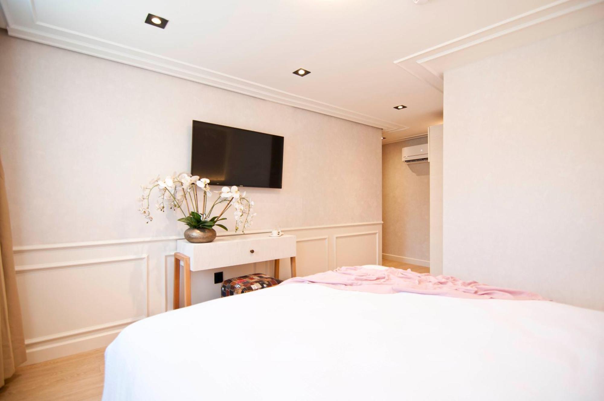 Xloft Hotel Istanbul Exterior photo
