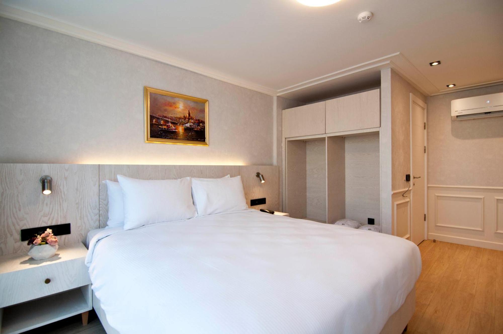 Xloft Hotel Istanbul Exterior photo